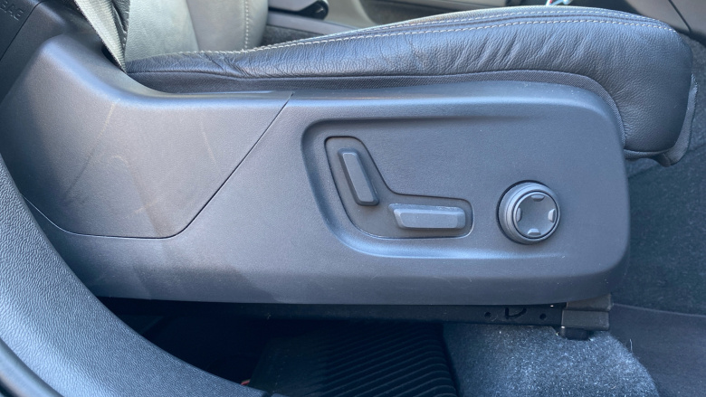 Volvo Xc40 1.5 T5 Recharge PHEV Ultimate Dark 5dr Auto Estate